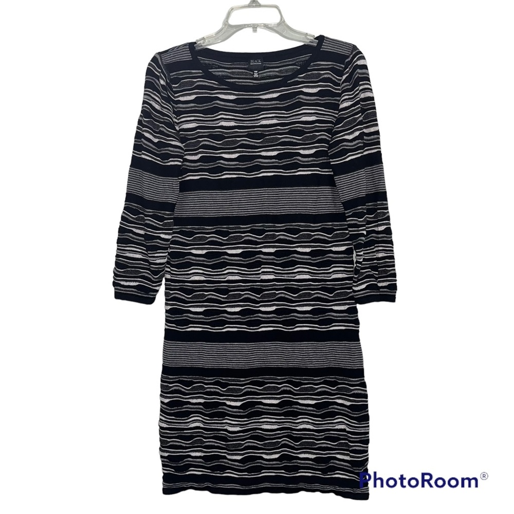 Saks Fifth Avenue black label size Medium sweater dress long sleeve